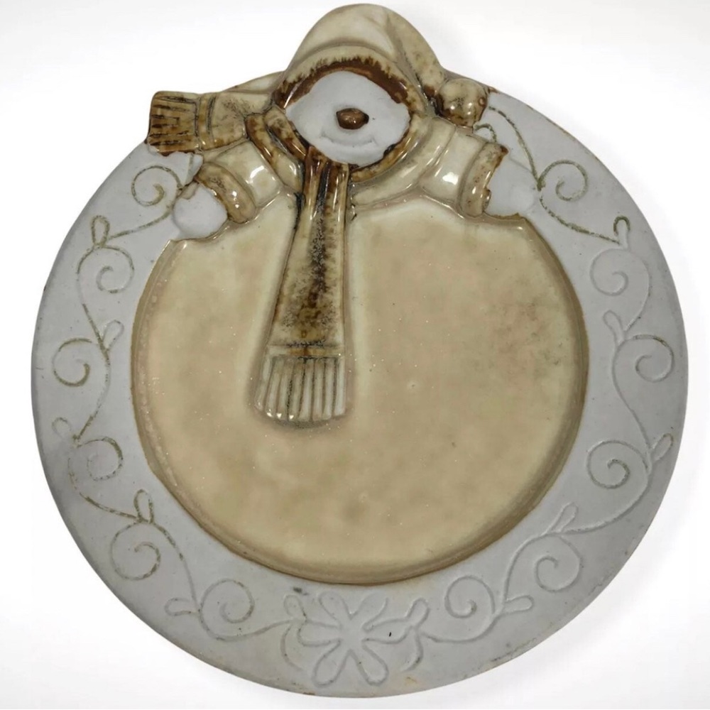 Decorative Ceramic Snowman Plate 6.5”. No makers marks. Made for hanging.